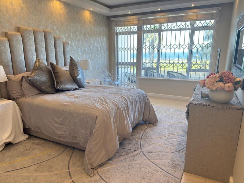 2 Bedroom Property for Sale in Sea Point Western Cape
